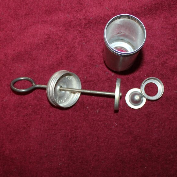 Vintage 1950's Aluminum Cake Decorator Press, 1 Tip - Picture 4 of 4